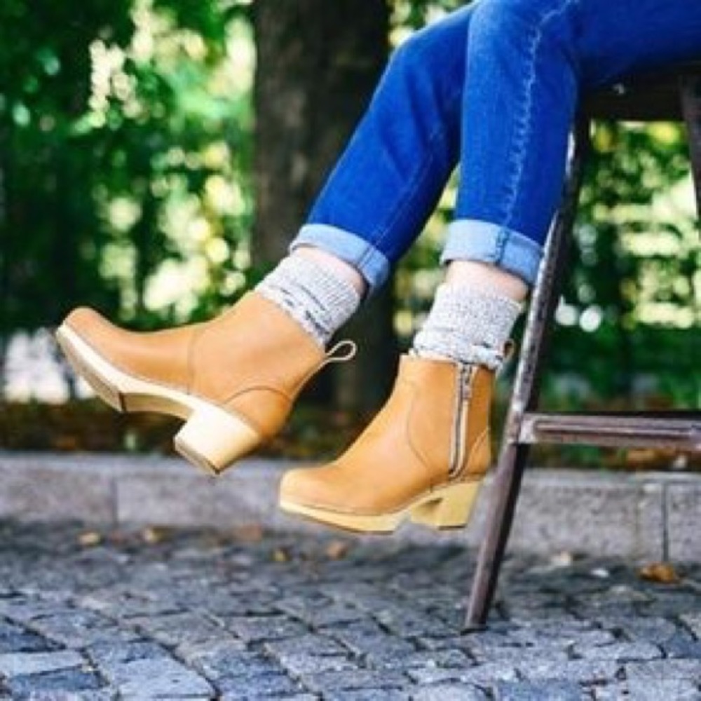 Swedish Hasbeen Zip It Emy Boot in Nature